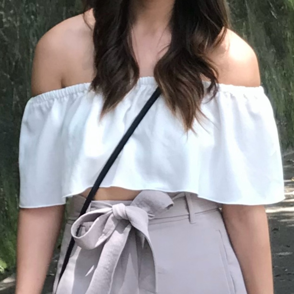 Wilfred Off the Shoulder Crop Top